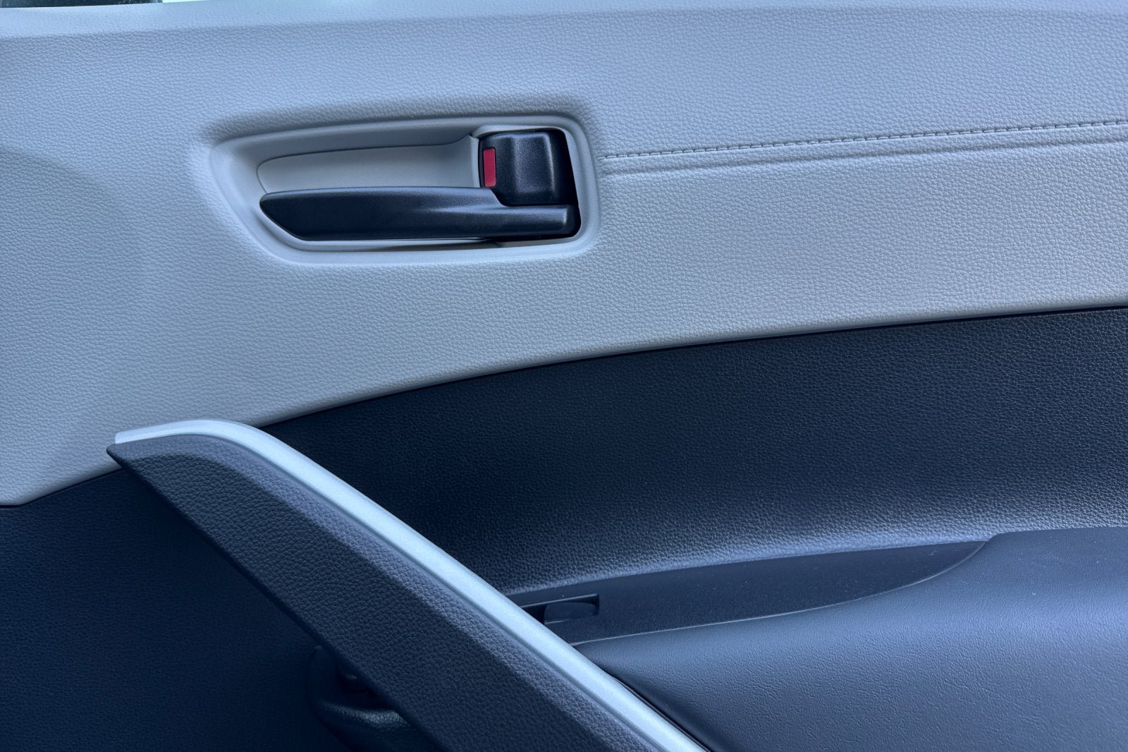 New 2026 Toyota Corolla Cross LE FWD image 19