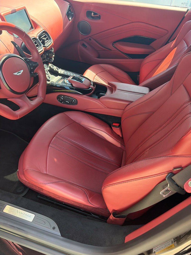 Used 2022 Aston Martin V8 Vantage Roadster RWD image 8