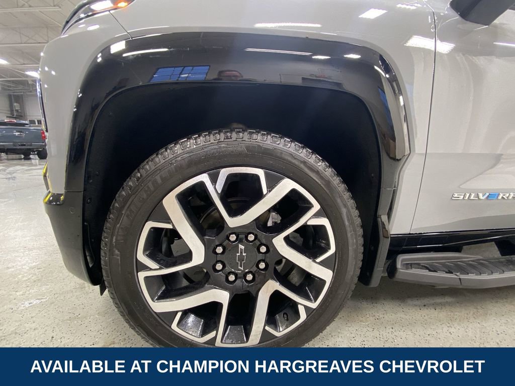 Used 2025 Chevrolet Silverado EV RST image 41