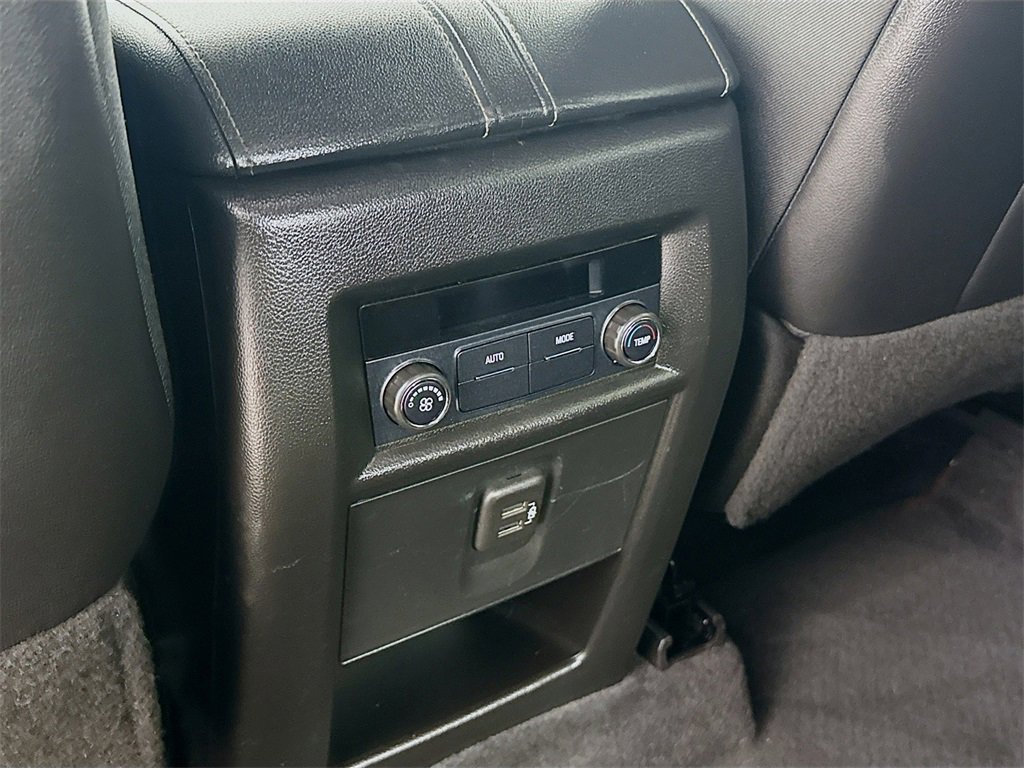 Used 2022 Chevrolet Traverse LT image 24