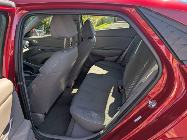 Certified 2024 Hyundai Elantra SEL FWD image 9