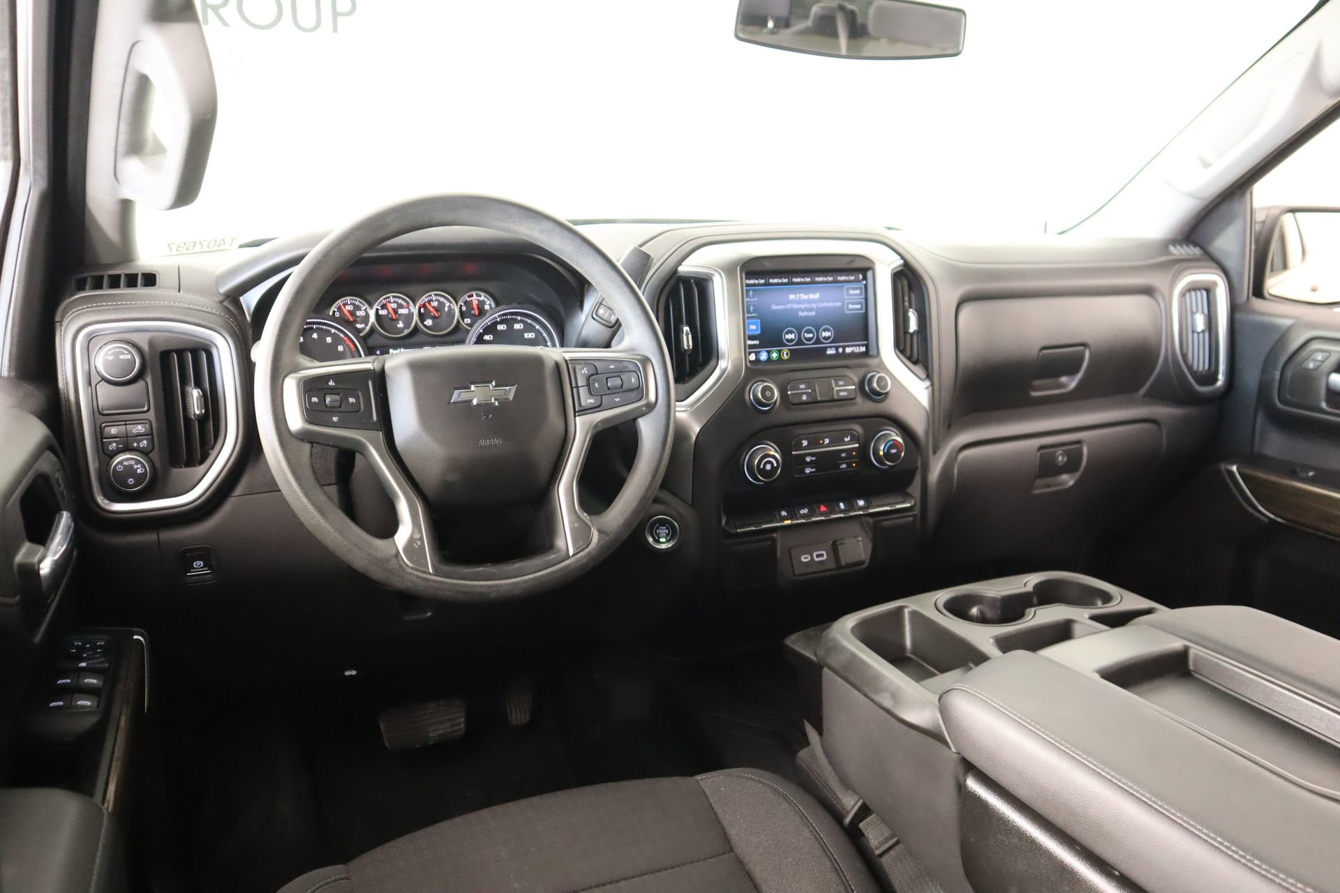 Used 2020 Chevrolet Silverado 1500 RST w/ RST Value Package image 2