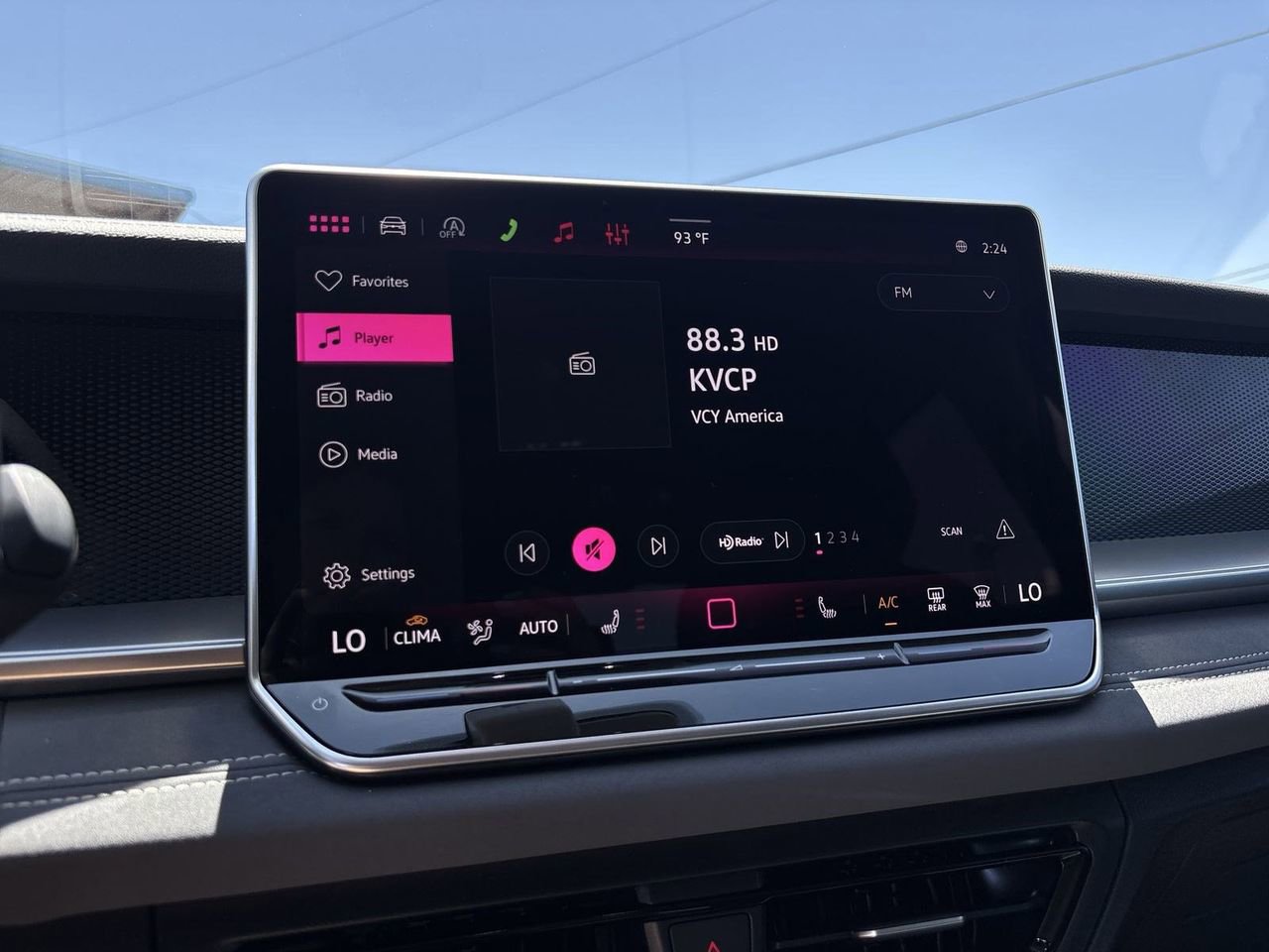 New 2026 Volkswagen Tiguan SE FWD image 21