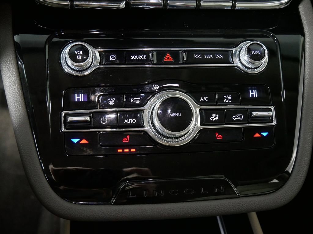 Used 2020 Lincoln Corsair AWD w/ Equipment Group 101A image 23