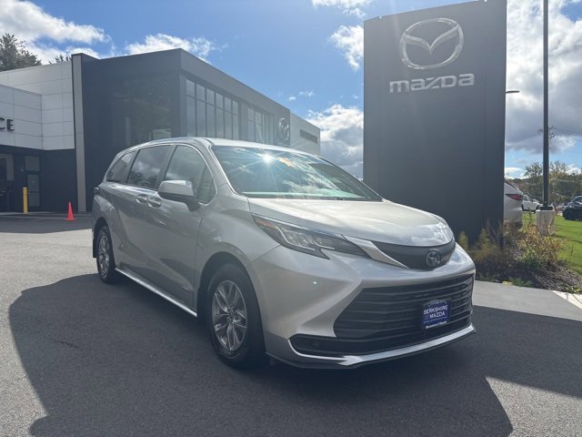 Used 2021 Toyota Sienna LE