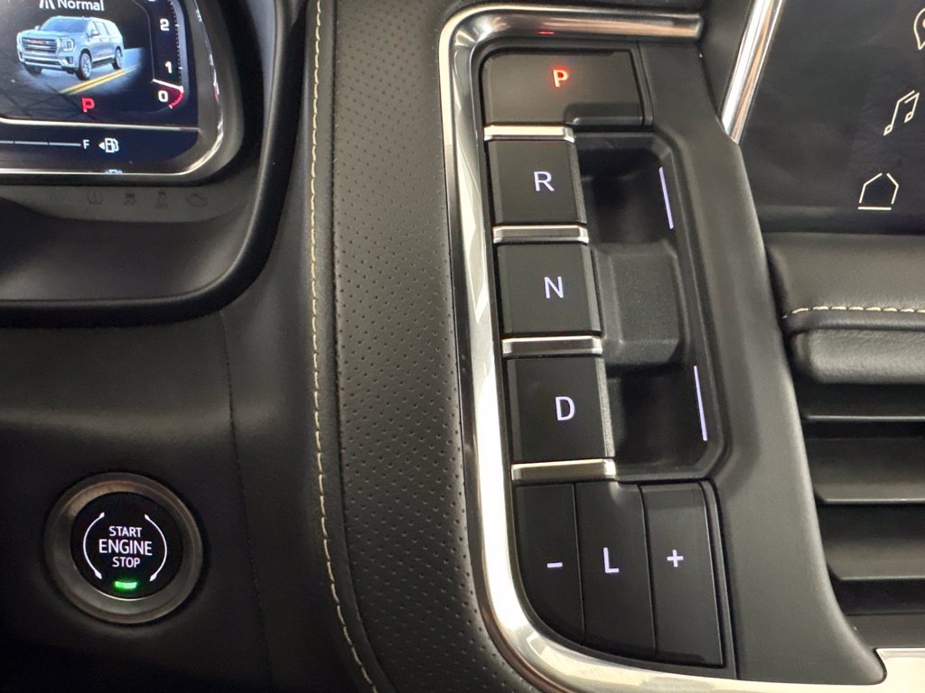 Used 2024 GMC Yukon SLT w/ SLT Luxury Package RWD image 15