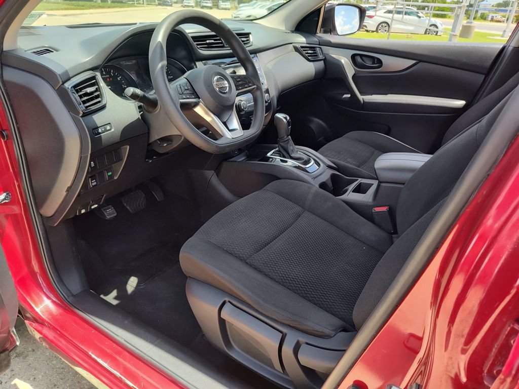 Used 2018 Nissan Rogue Sport S w/ S Appearance Package AWD/4WD image 2