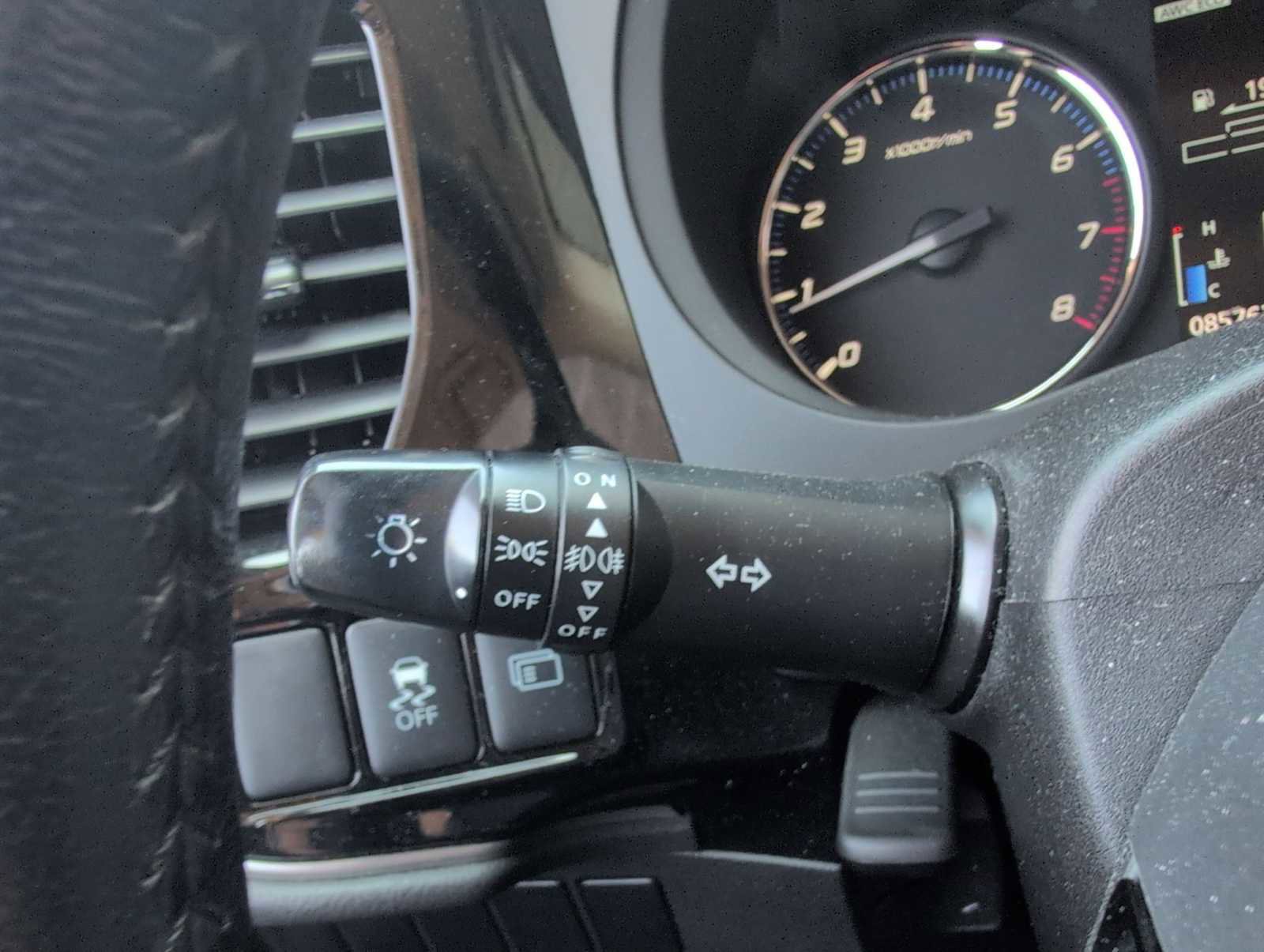 Used 2016 Mitsubishi Outlander SEL AWD/4WD image 26