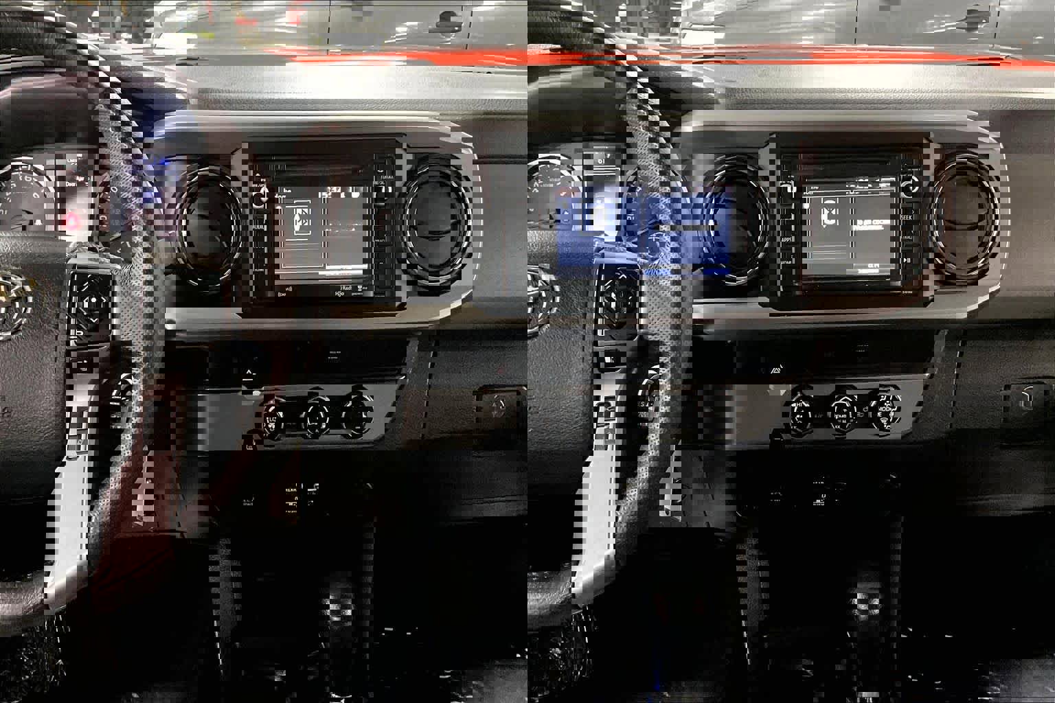 Used 2018 Toyota Tacoma SR5 image 7