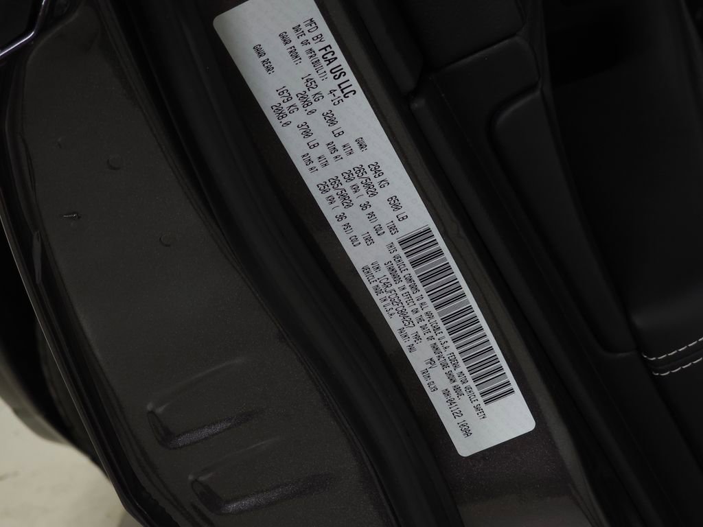 Used 2015 Jeep Grand Cherokee Overland w/ Advanced Technology Group AWD/4WD image 34