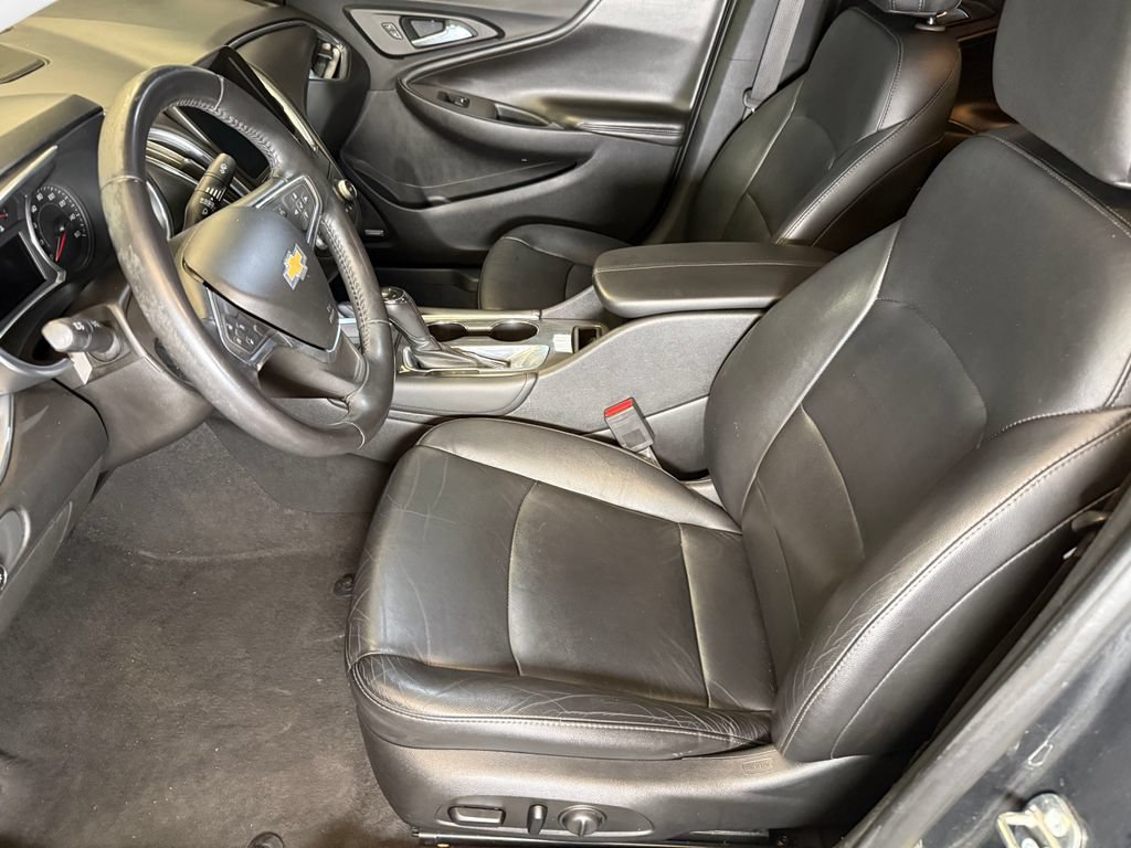 Used 2017 Chevrolet Malibu LT w/ Leather Package FWD image 20