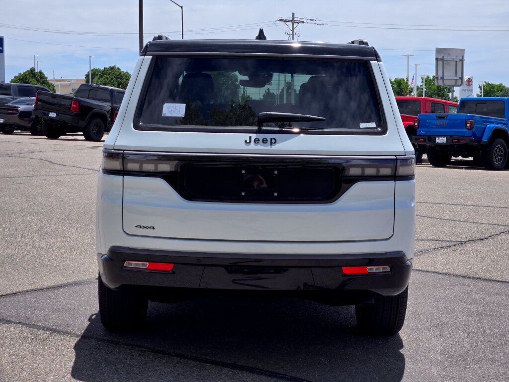 New 2026 Jeep Grand Wagoneer Summit AWD/4WD image 4
