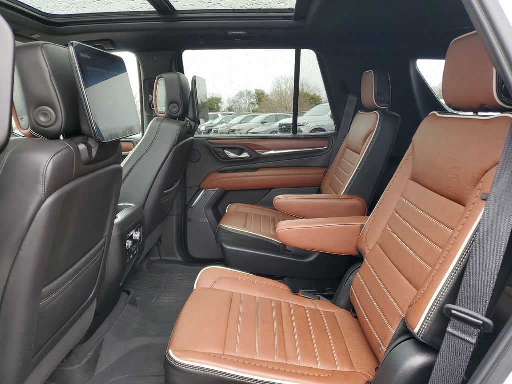 Certified 2023 GMC Yukon Denali Ultimate w/ LPO, Floor Liner Package AWD/4WD image 30
