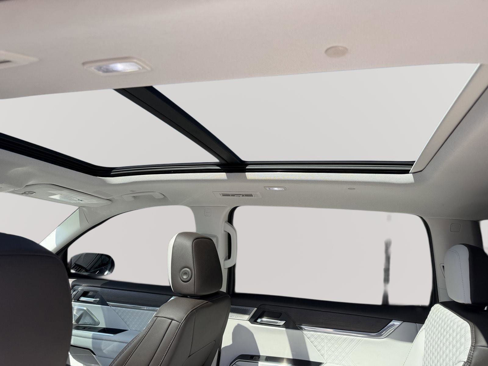 Used 2024 GMC Acadia Denali w/ Super Cruise Package image 25