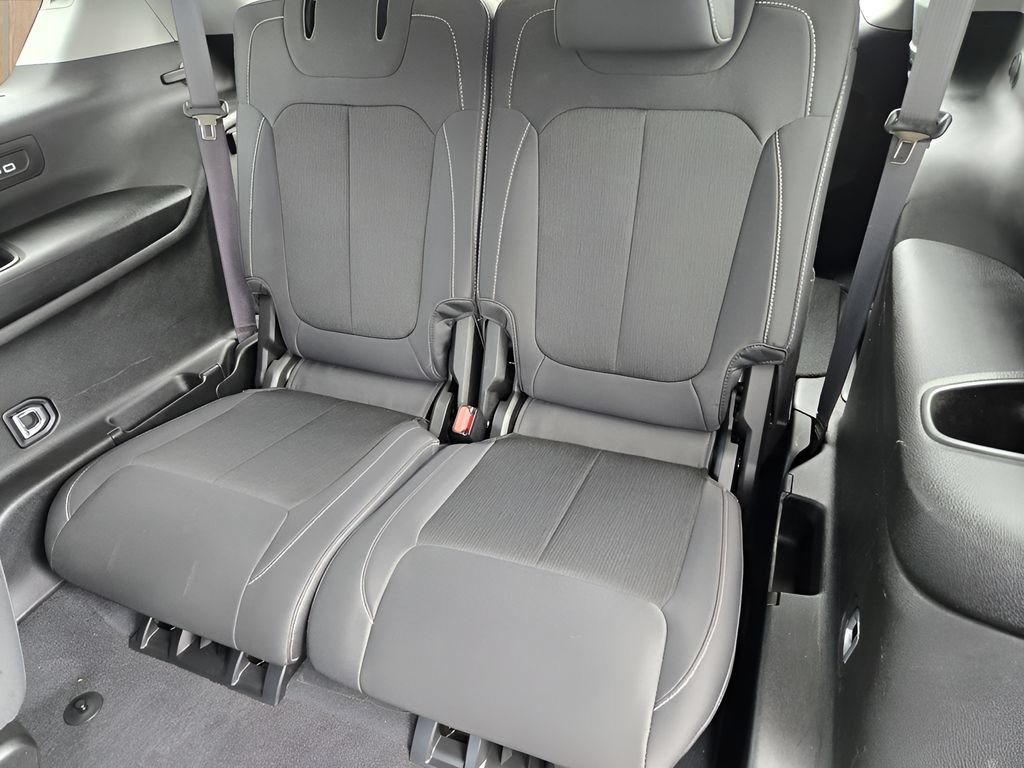 Used 2023 Jeep Grand Cherokee L Laredo w/ Luxury Tech Group I AWD/4WD image 25