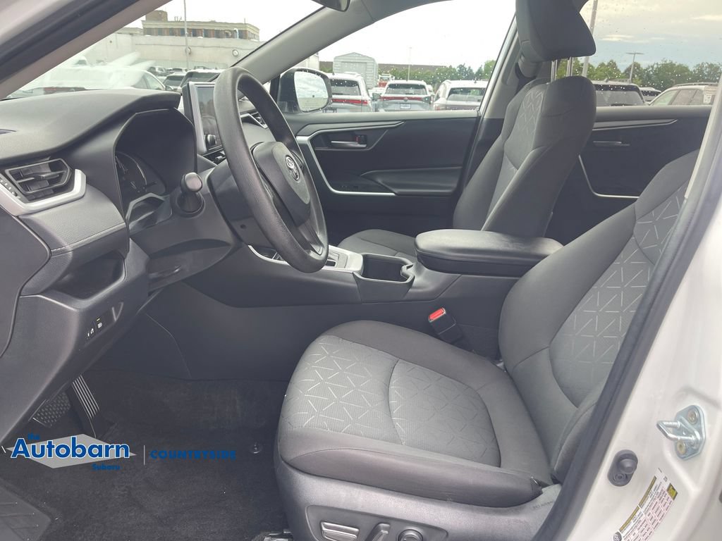 Used 2024 Toyota RAV4 XLE AWD/4WD image 9