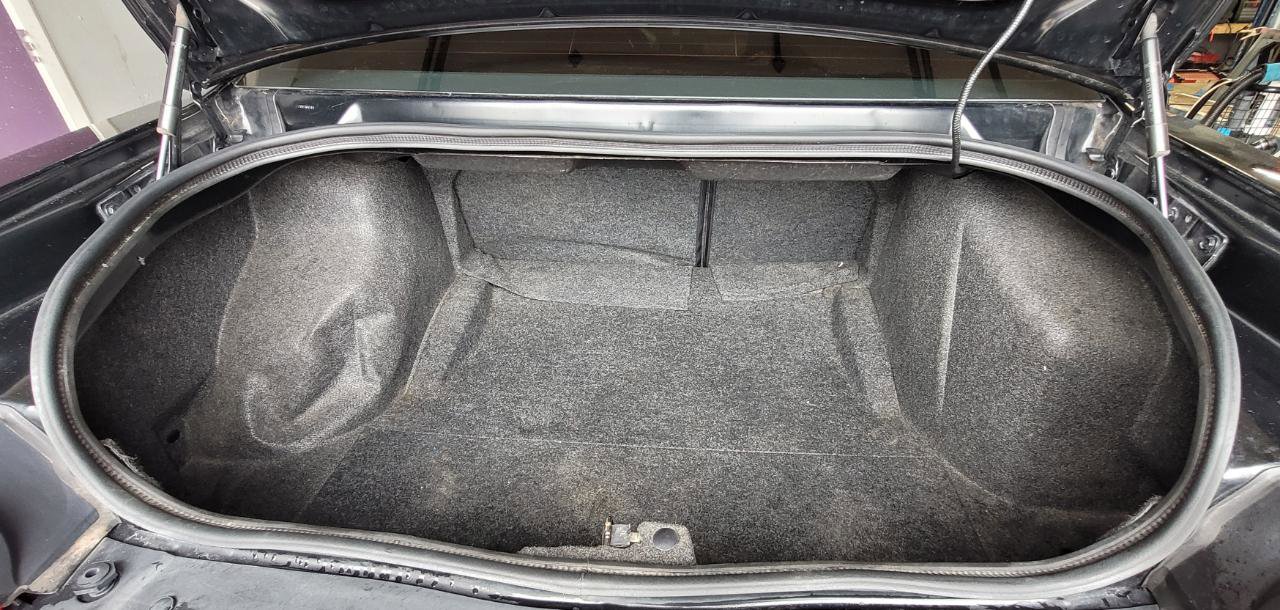 Used 2014 Dodge Challenger SXT image 19