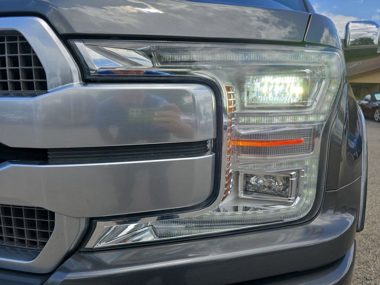 Used 2019 Ford F150 Platinum w/ Equipment Group 701A Luxury image 29