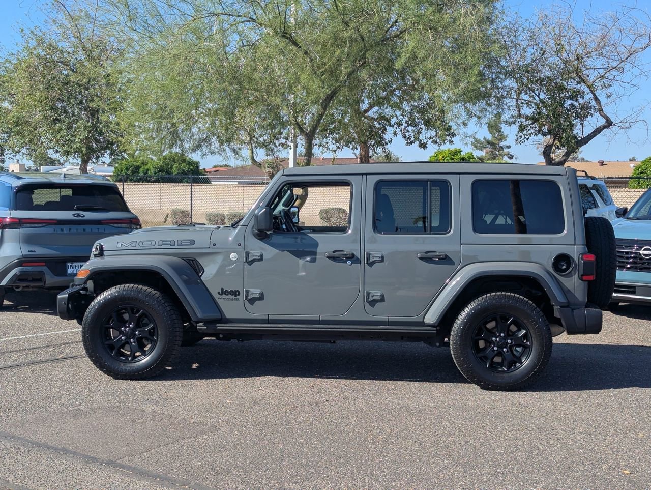 Used 2019 Jeep Wrangler Unlimited Sahara image 3