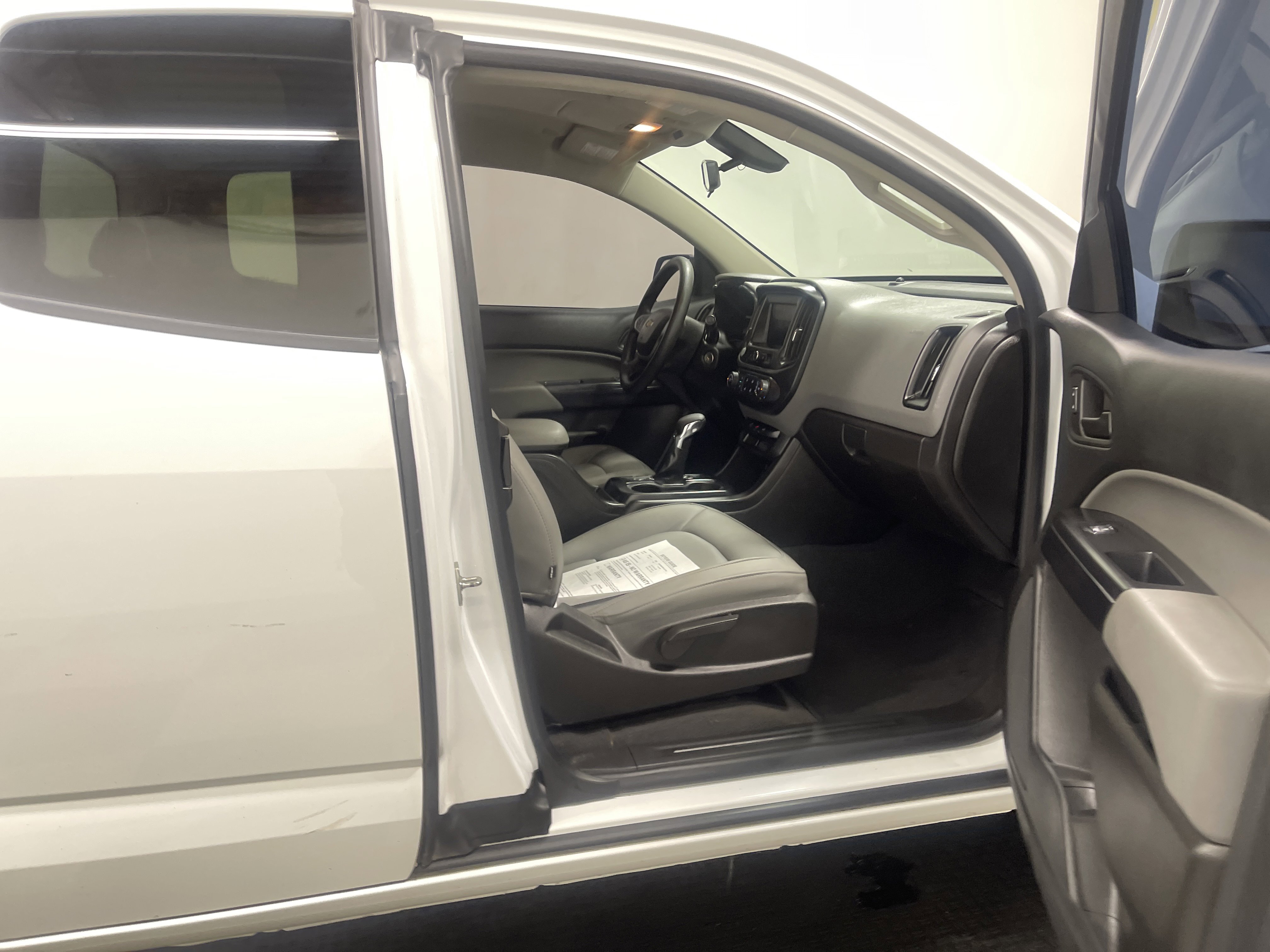 Used 2022 Chevrolet Colorado W/T w/ WT Convenience Package image 18