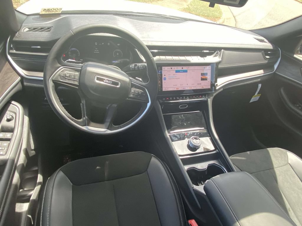 New 2026 Jeep Grand Cherokee L 2WD image 11