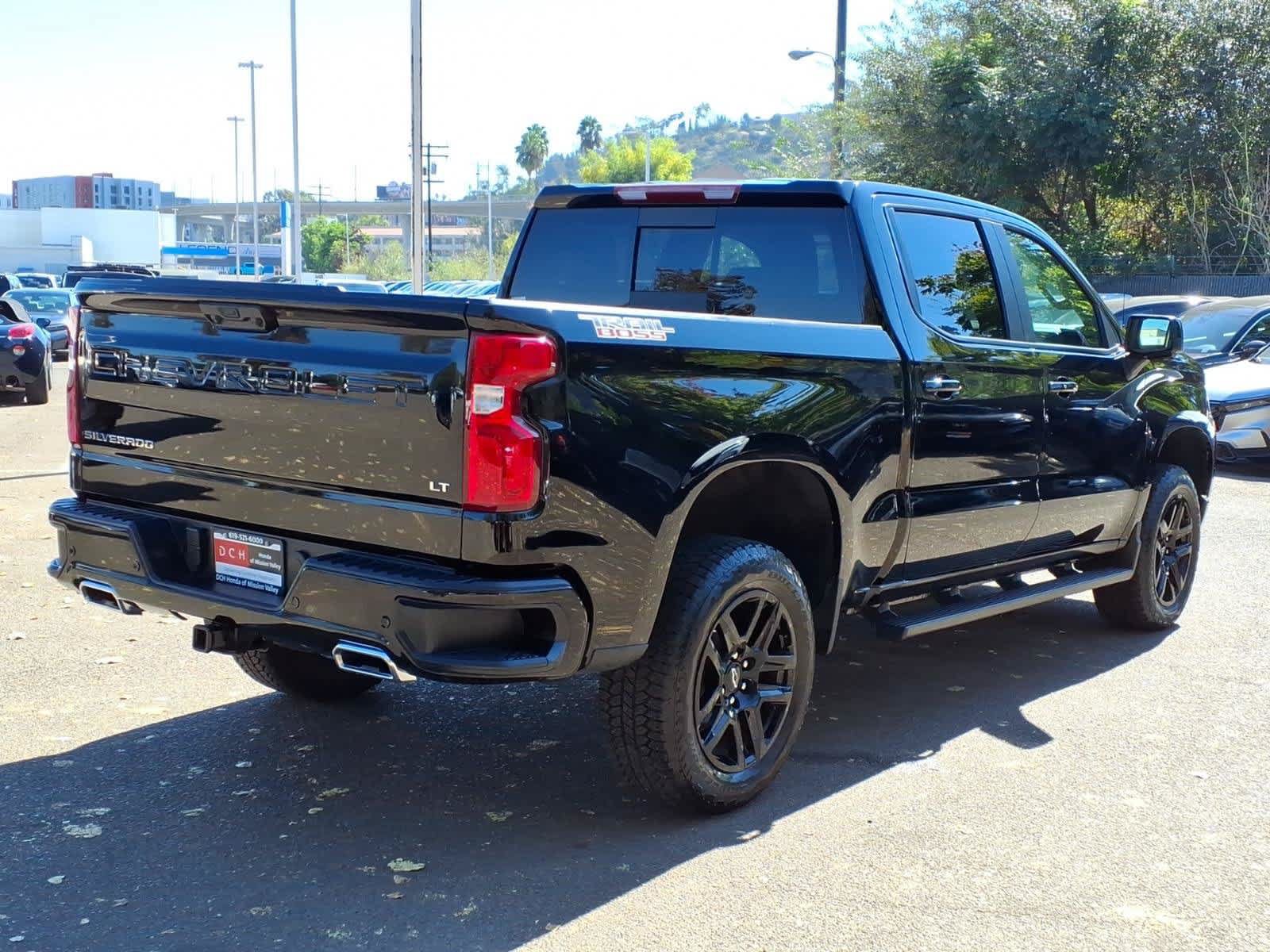 Used 2026 Chevrolet Silverado 1500 LT Trail Boss w/ LT Trail Boss Premium Package AWD/4WD image 4