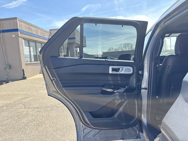 Certified 2022 Ford Explorer Platinum w/ Equipment Group 601A image 23
