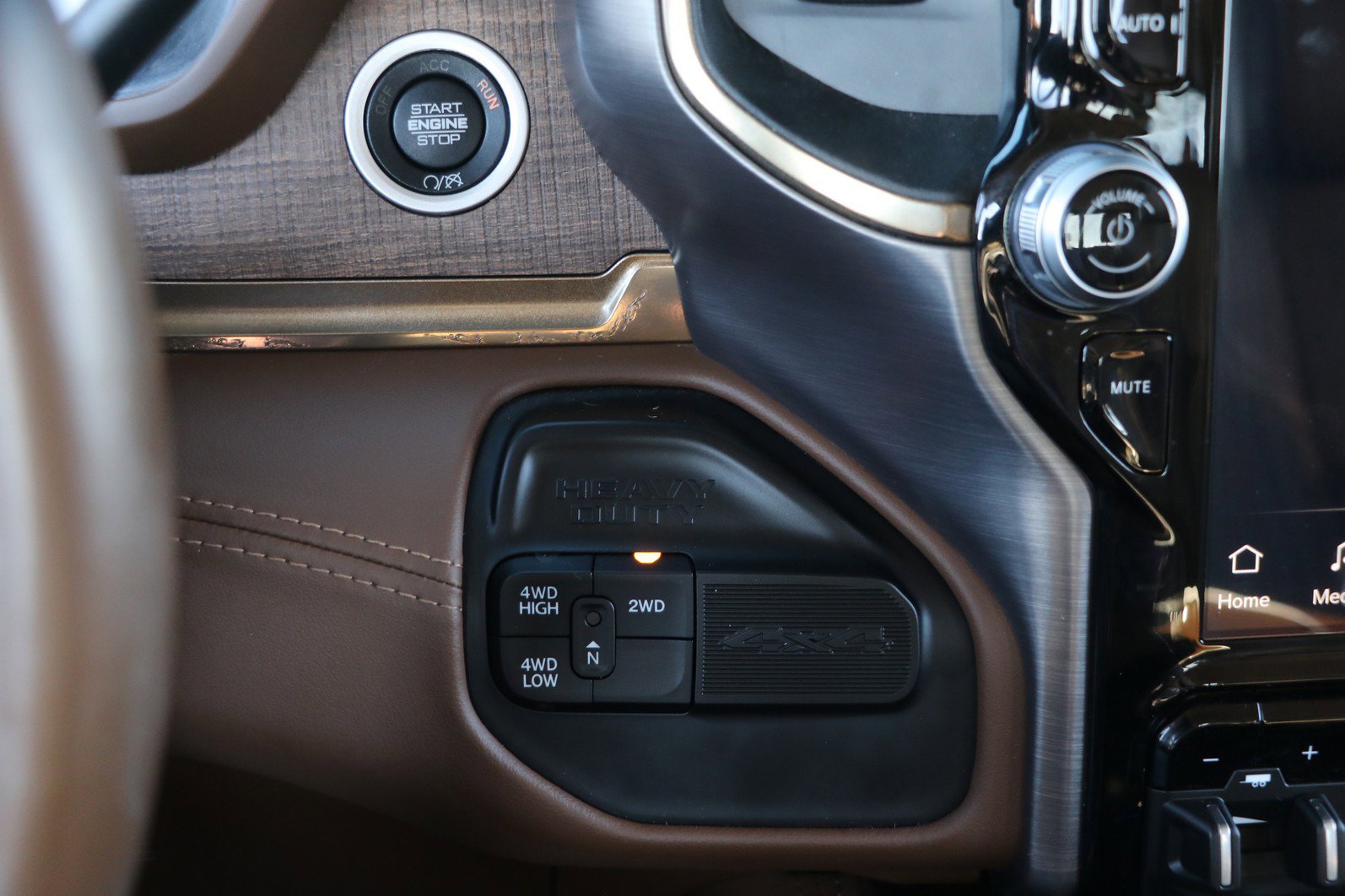 Used 2024 RAM 2500 Limited w/ Safety Group image 30