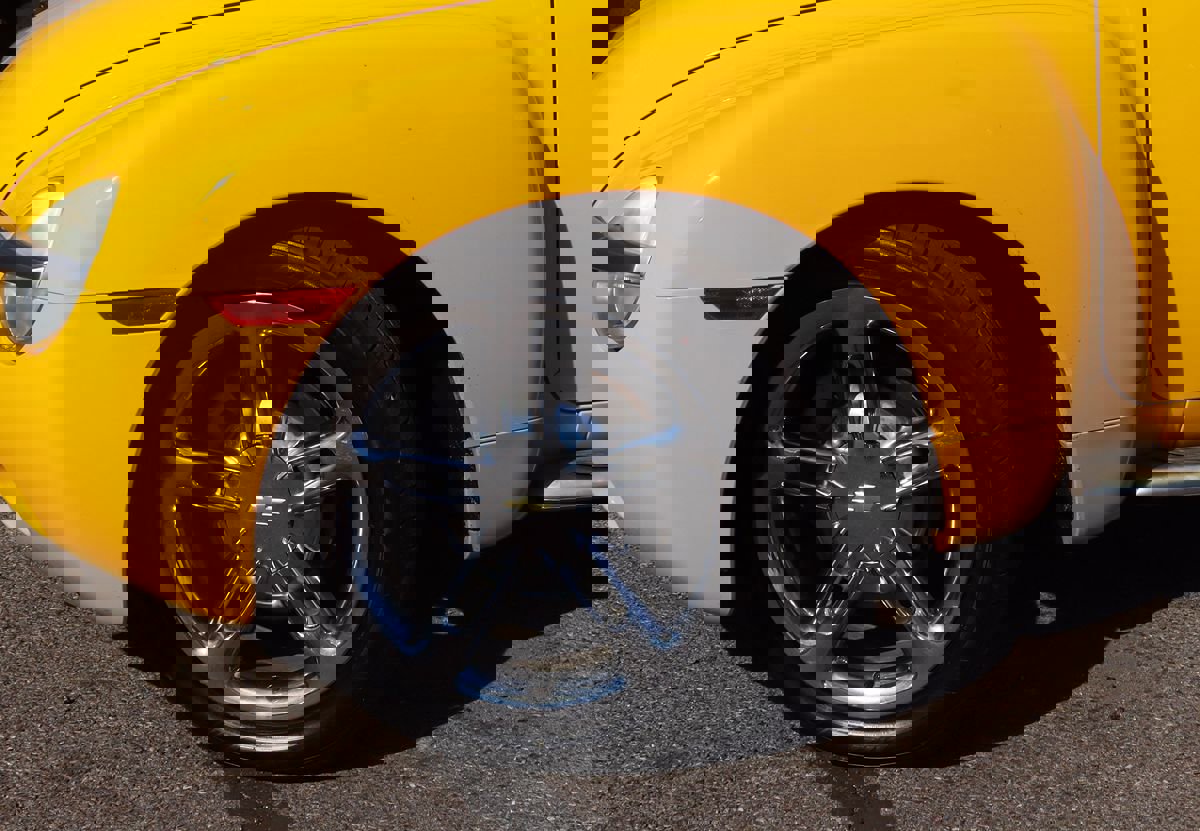 Used 2005 Chevrolet SSR w/ Preferred Equipment Group image 5