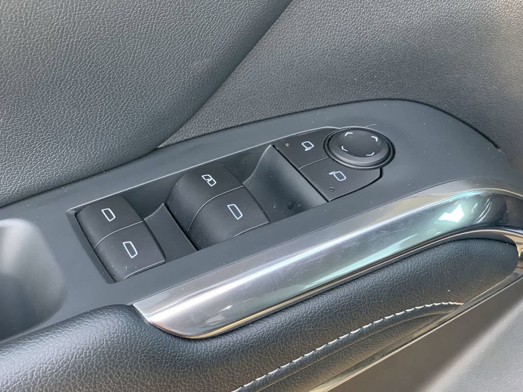 Certified 2026 Chevrolet Traverse LT FWD image 21