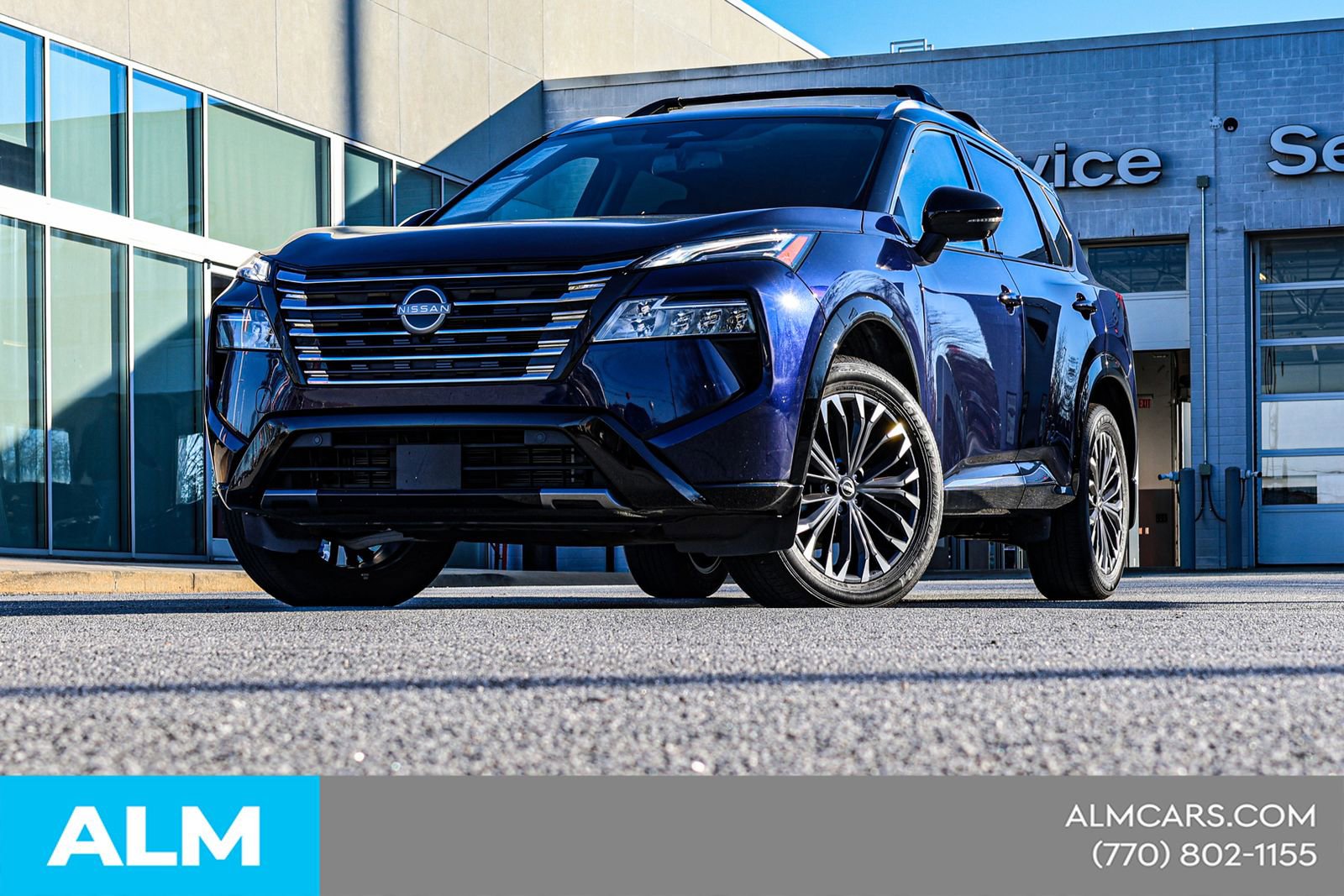 Used 2025 Nissan Rogue Platinum FWD image 3