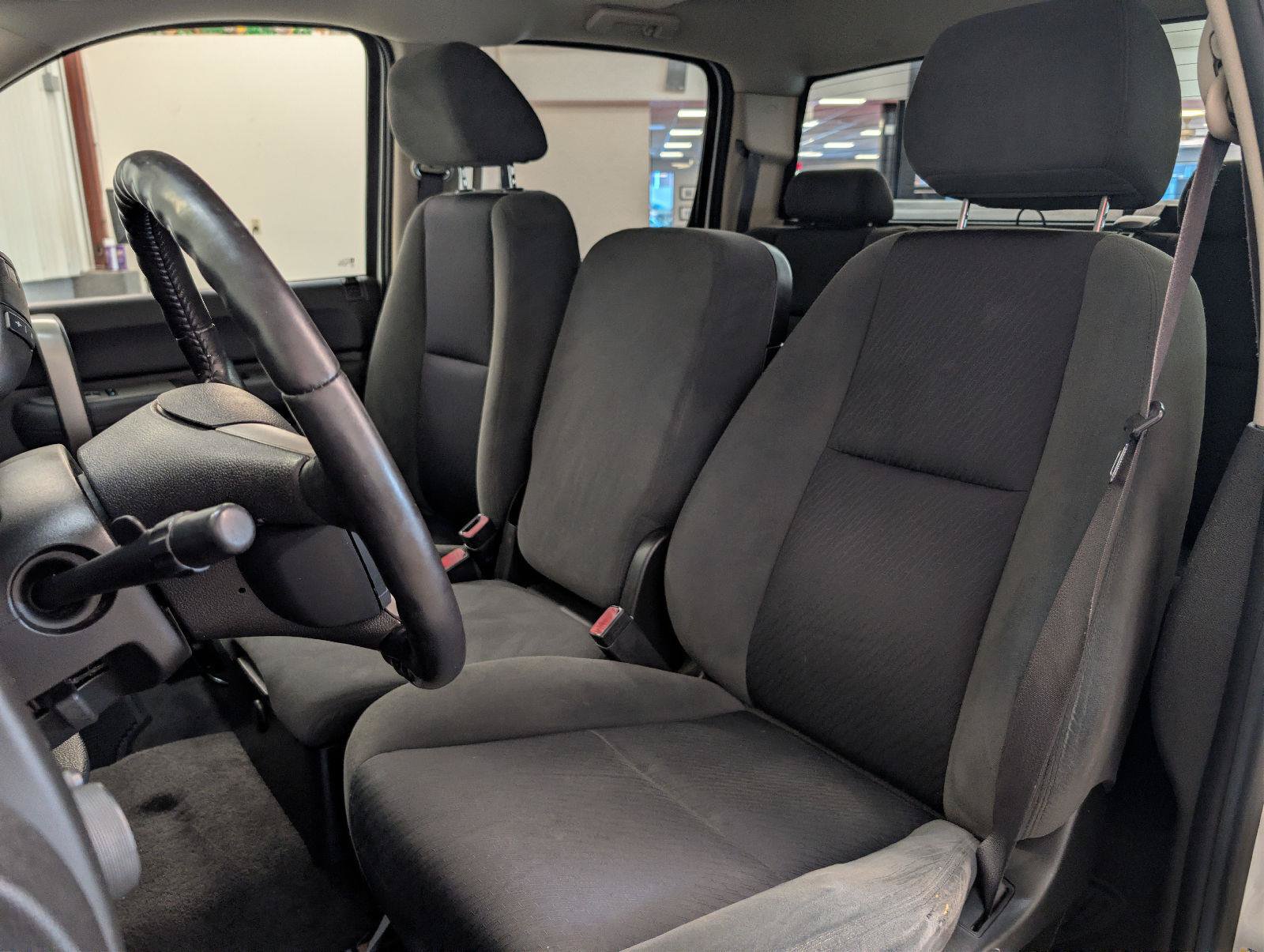 Used 2009 Chevrolet Silverado 1500 2WD Crew Cab w/ Exterior Plus Package image 3