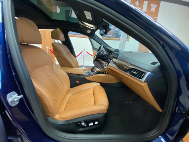 Used 2018 BMW 530i w/ Premium Package image 21
