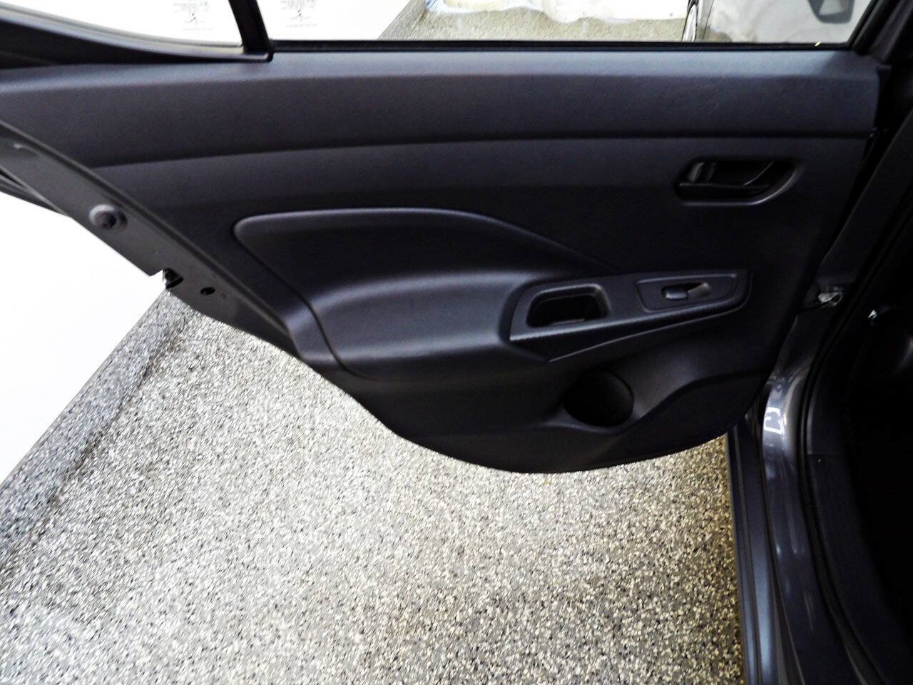 Used 2020 Nissan Versa S FWD image 9