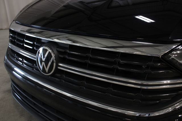 Used 2024 Volkswagen Jetta SE w/ Panoramic Sunroof Package FWD image 32