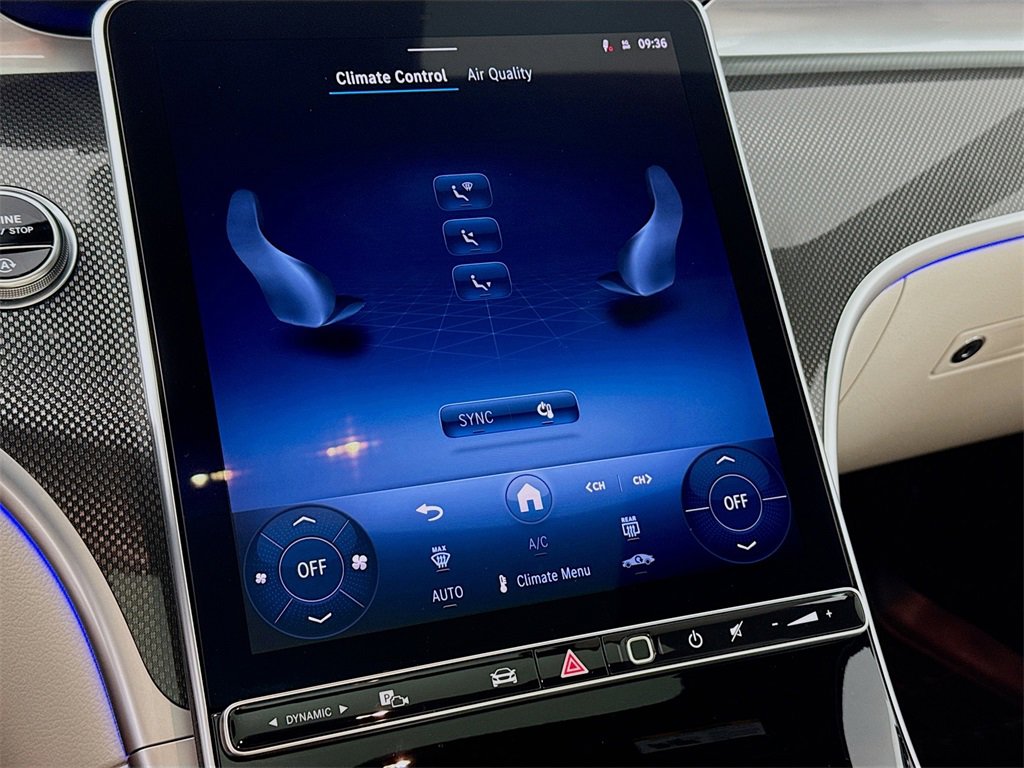 Used 2025 Mercedes-Benz C 300 4MATIC Sedan image 17