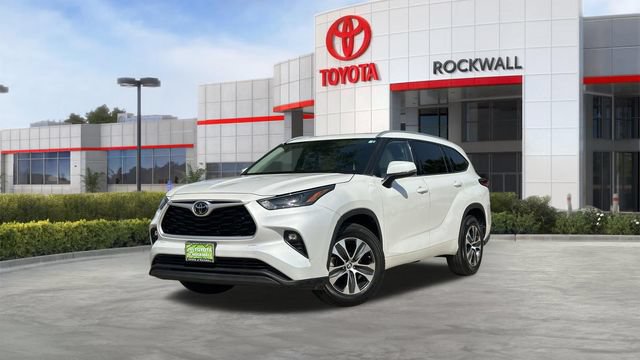 Used 2022 Toyota Highlander XLE