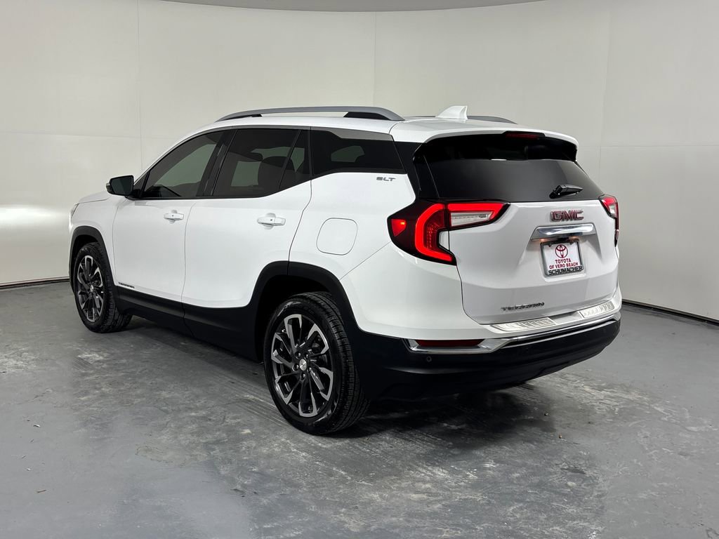 Used 2022 GMC Terrain SLT w/ Infotainment Package II FWD image 5