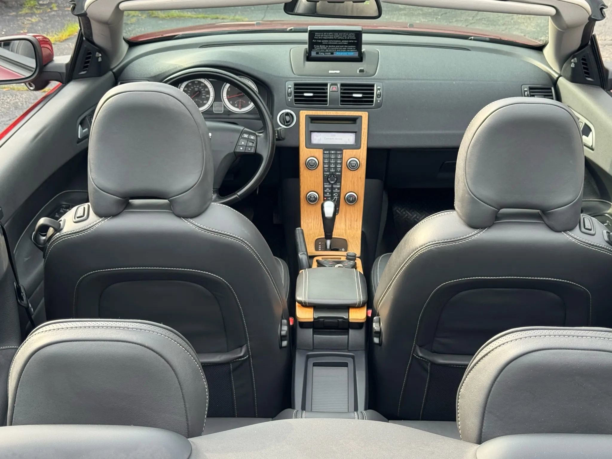 Used 2011 Volvo C70 T5 w/ Multimedia Pkg image 25