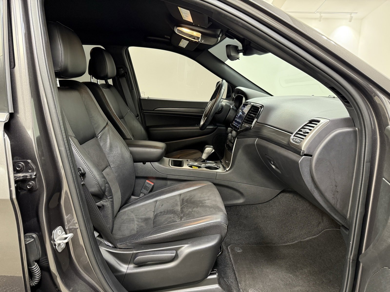 Used 2021 Jeep Grand Cherokee Laredo X image 22