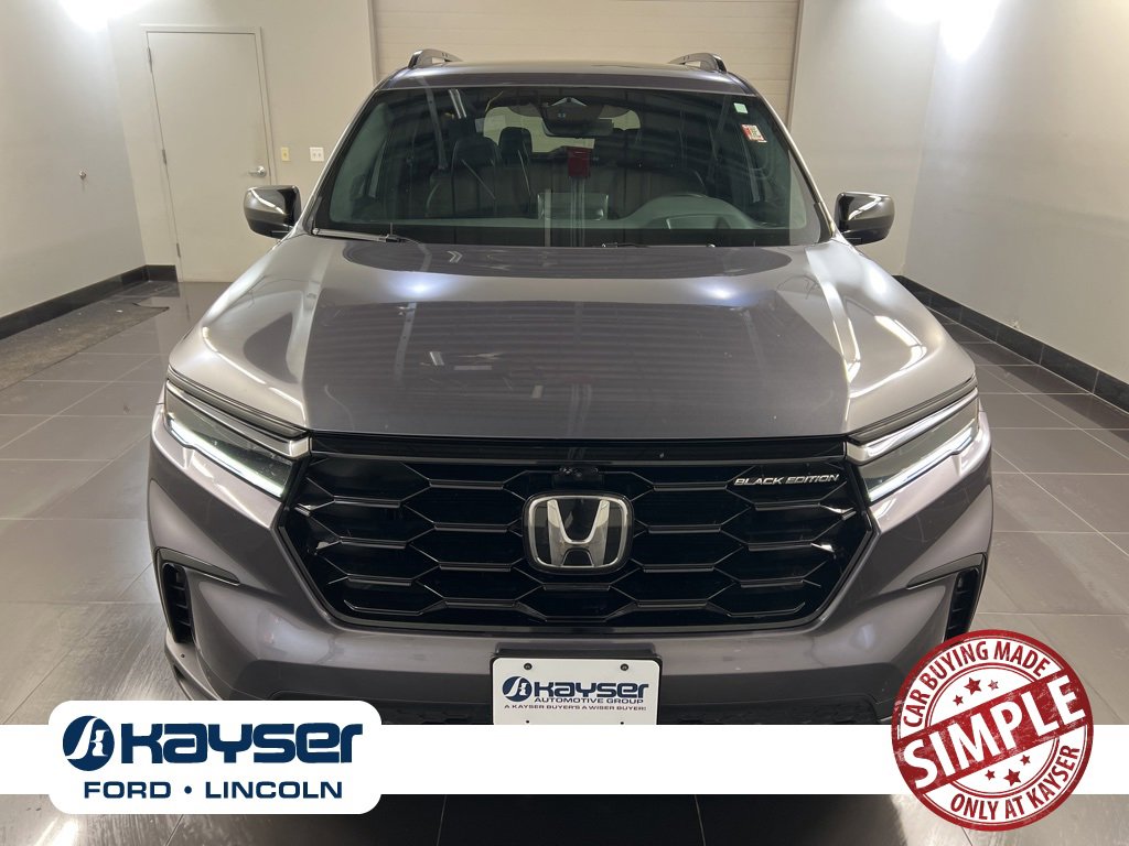 Used 2025 Honda Pilot Black Edition image 2