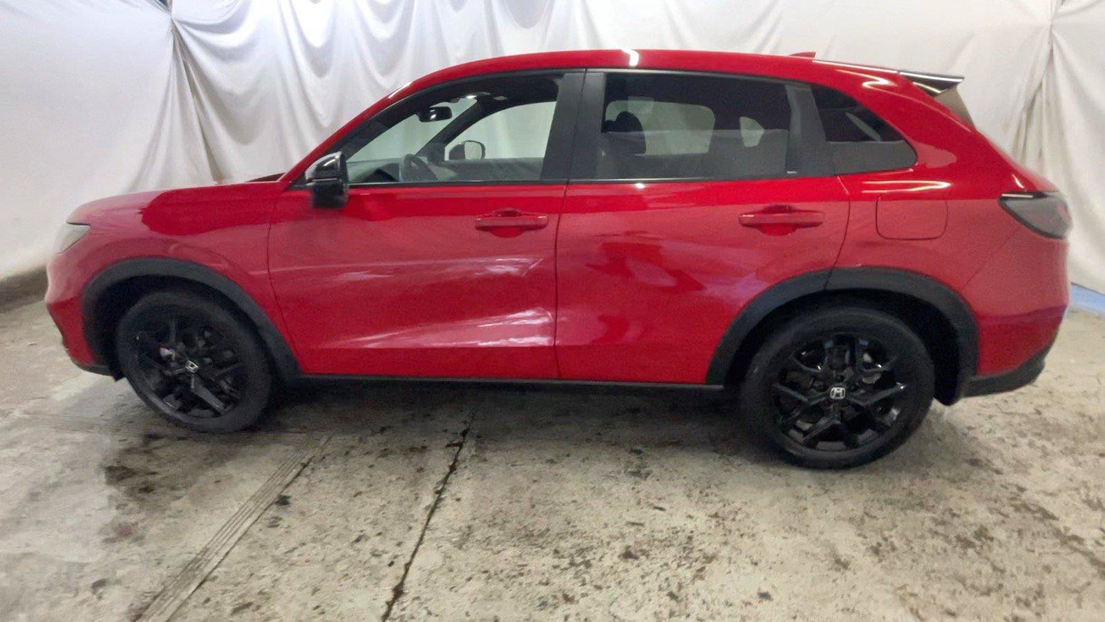 Certified 2025 Honda HR-V Sport image 14