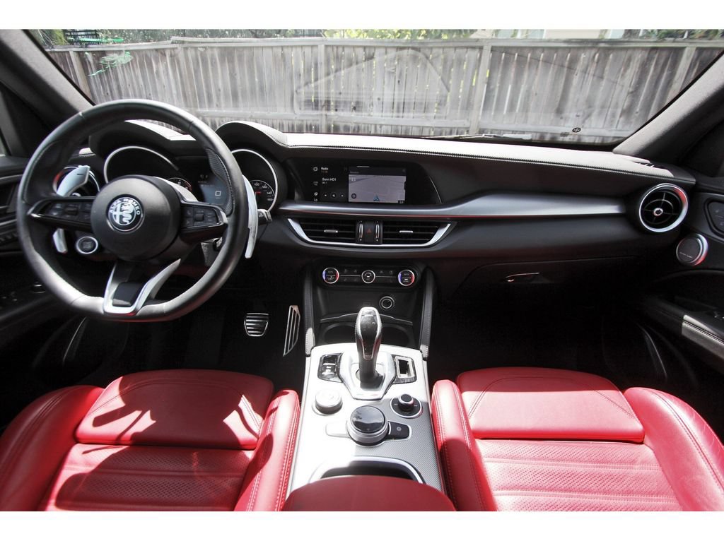 Used 2023 Alfa Romeo Stelvio Veloce AWD/4WD image 10