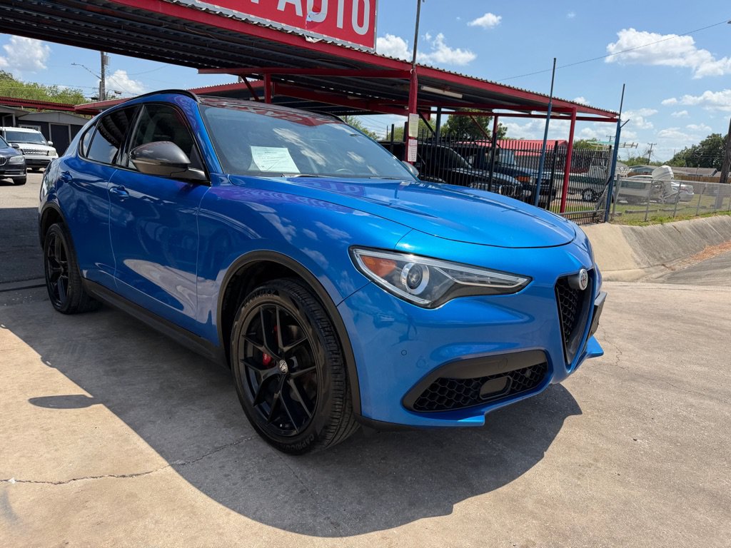 Used 2019 Alfa Romeo Stelvio AWD w/ Nero Edizione image 12