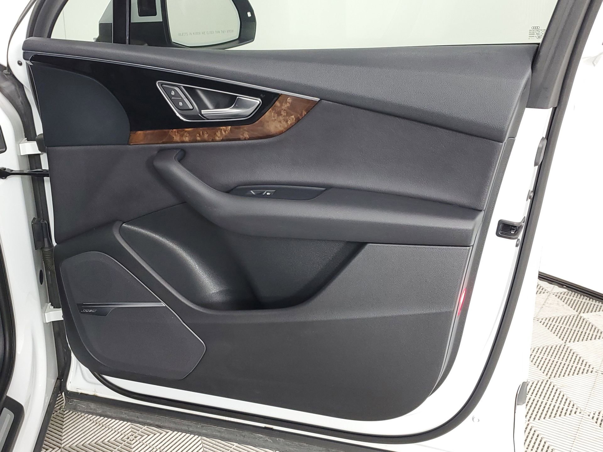 Used 2017 Audi Q7 3.0T Premium Plus image 25