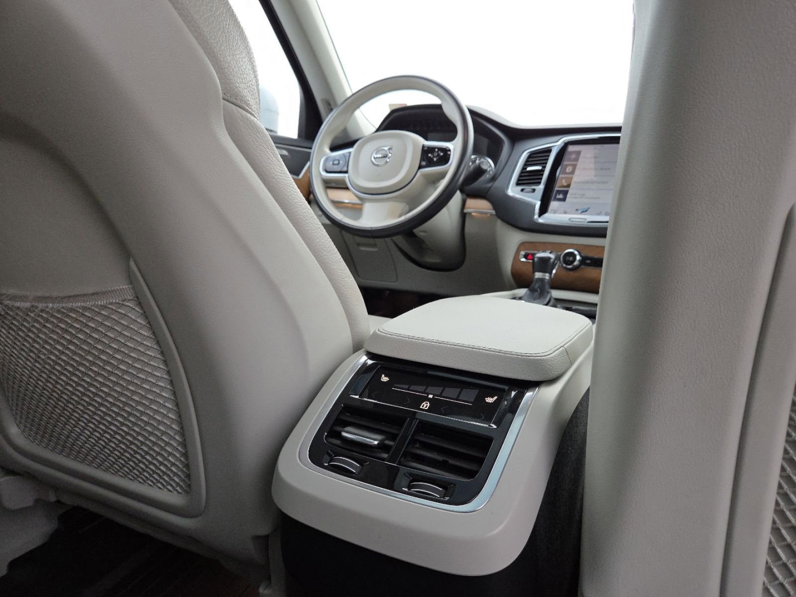 Used 2022 Volvo XC90 T5 Momentum w/ Advanced Package image 27