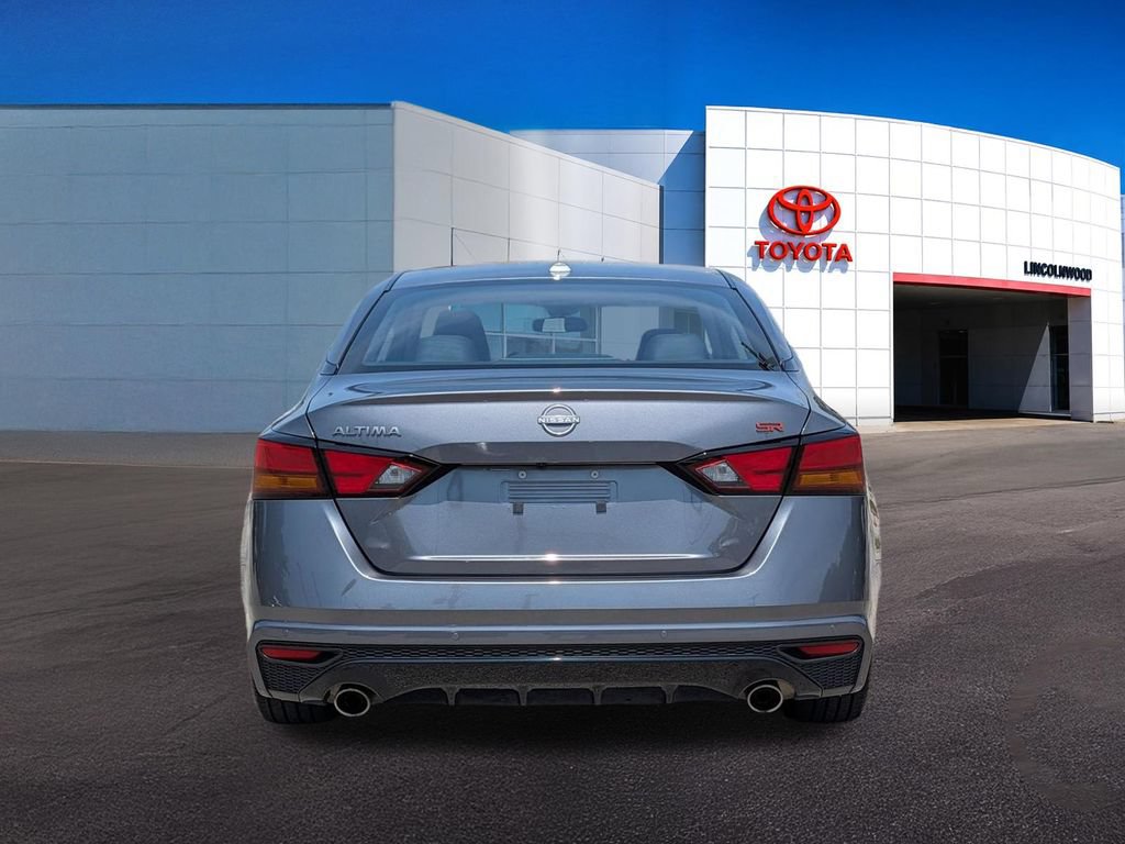 Used 2024 Nissan Altima 2.5 SR FWD image 11