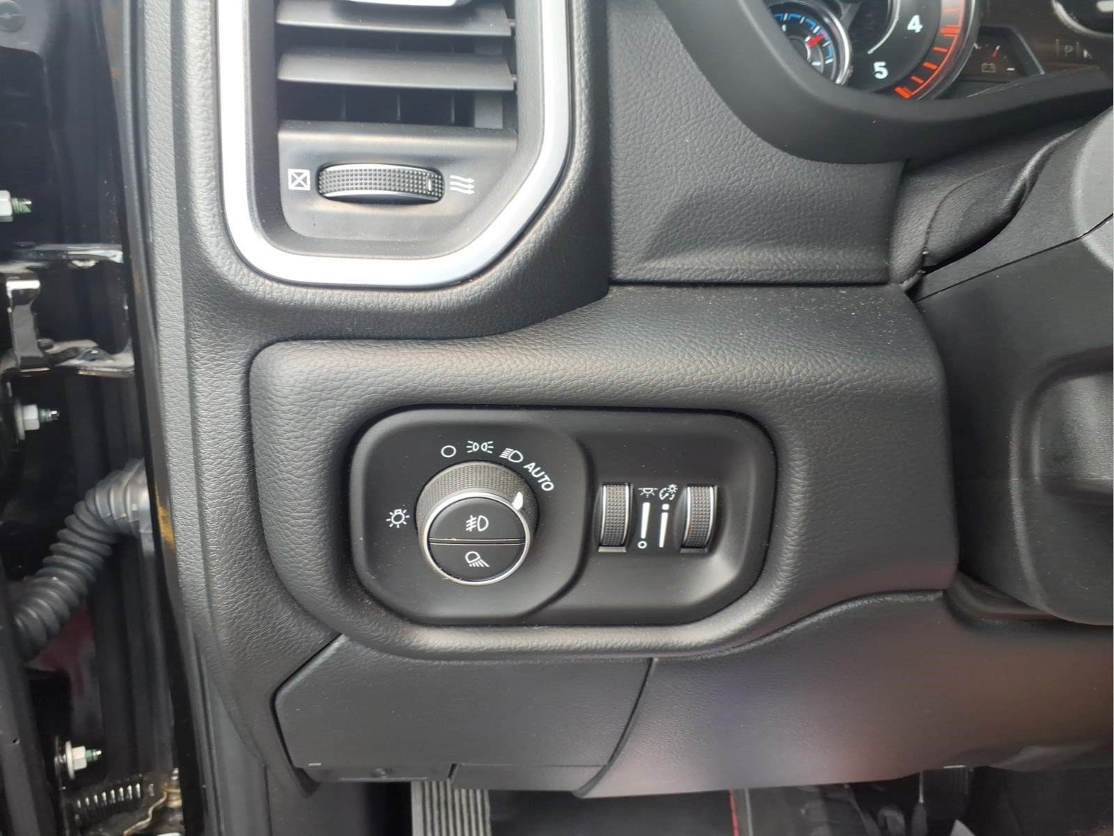 Used 2020 RAM 2500 Laramie w/ Night Edition AWD/4WD image 18