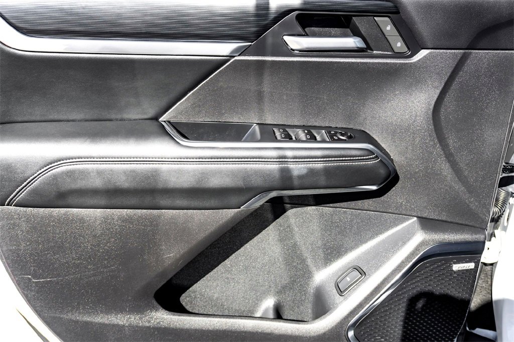 Used 2025 GMC Acadia Elevation image 10