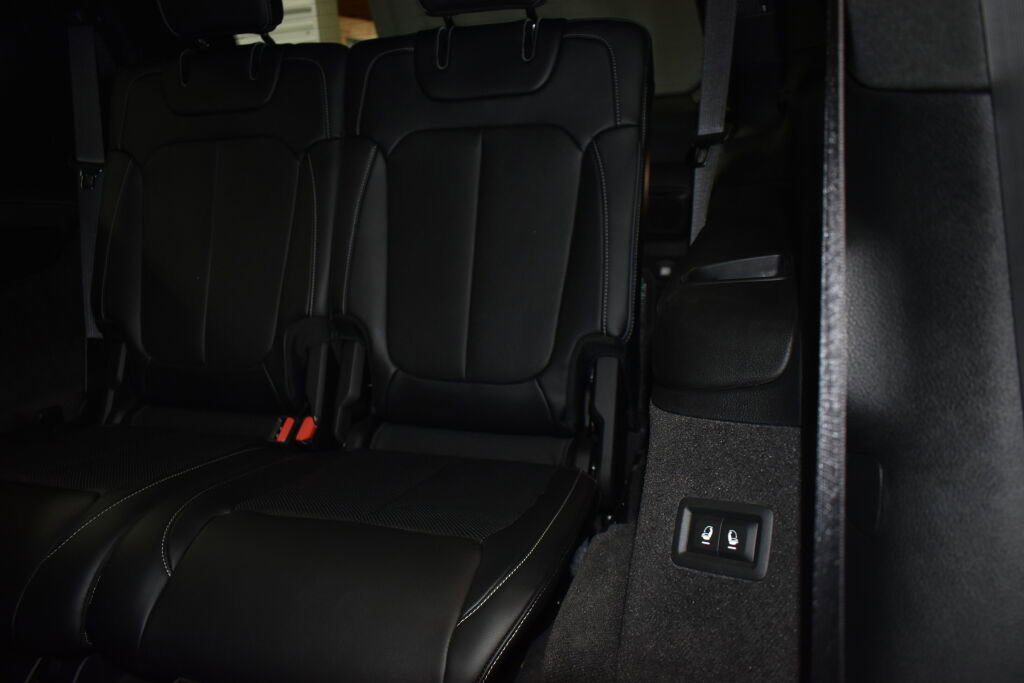 Used 2021 Jeep Grand Cherokee L Overland w/ Luxury Tech Group IV image 28